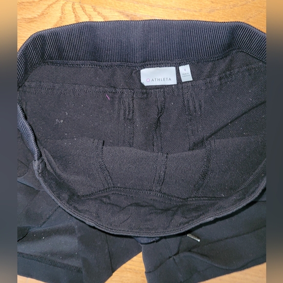 Athleta Black Athletic Shorts. Cuffed, Drawstring, 4 Pockets, Size 4 - Picture 7 of 7